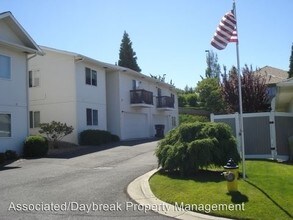 3701 Fairbanks Ave in Yakima, WA - Building Photo - Building Photo