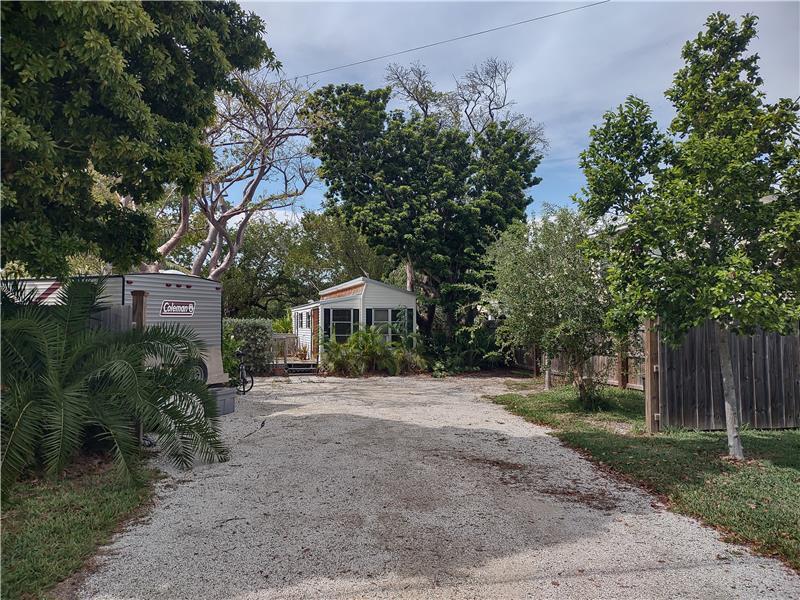 20151 Kings Row in Summerland Key, FL - Building Photo