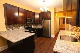 1324 N Bosworth Ave in Chicago, IL - Building Photo