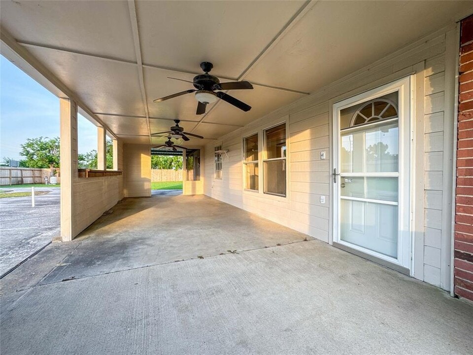 3709 Joe Dr in Pearland, TX - Foto de edificio