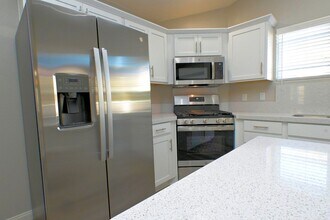 7256 Winding Creek Dr in Las Vegas, NV - Building Photo - Building Photo