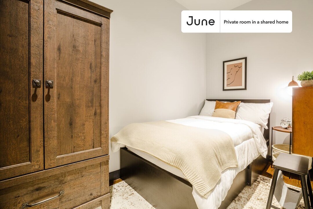 Private bedroom in 4 bed/2 bath Home in New York, NY - Building Photo