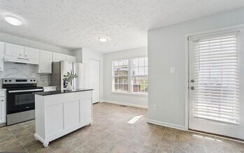 11 Gemstone Ct in Windsor Mill, MD - Building Photo - Building Photo