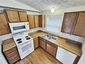 100 Roswell Farms Ct in Roswell, GA - Building Photo - Building Photo