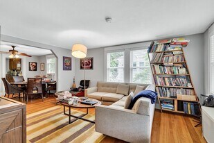 9 Keefe Ave, Unit #1 in Newton, MA - Building Photo