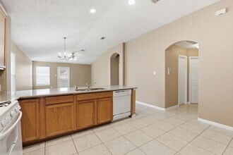 1502 Stonehedge Bend Dr in Houston, TX - Building Photo - Building Photo