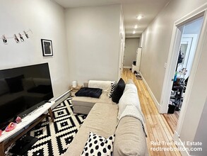 1284 Commonwealth Ave, Unit 3 in Boston, MA - Building Photo - Building Photo