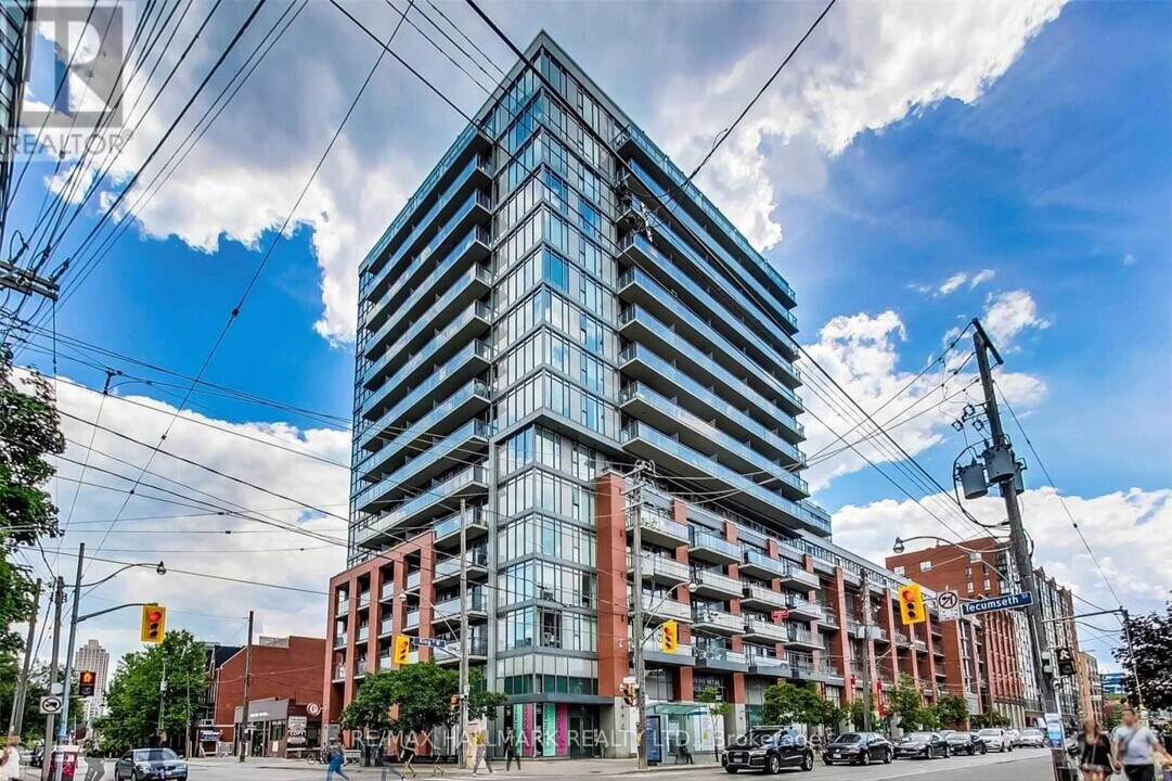 78-1678 Tecumseth St. in Toronto, ON - Building Photo