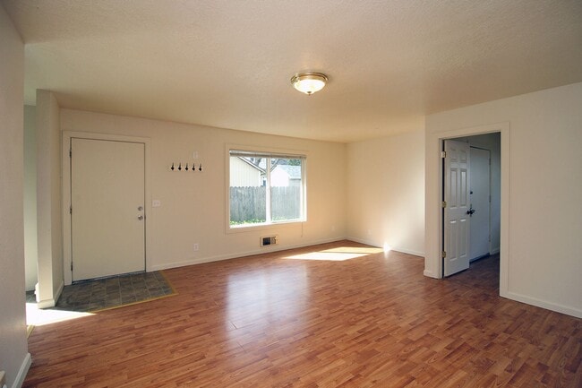 729-729 NE Church St in Portland, OR - Building Photo - Building Photo