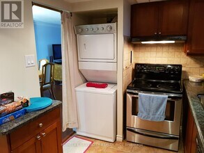 3695 Kaneff Crescent in Mississauga, ON - Building Photo - Building Photo