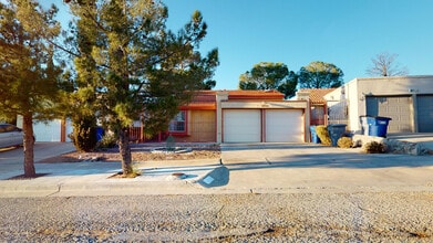 909 Tepic Dr in El Paso, TX - Building Photo - Building Photo