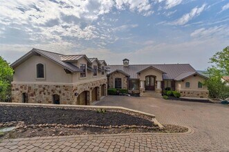 9104 Atwater Cove in Austin, TX - Foto de edificio - Building Photo