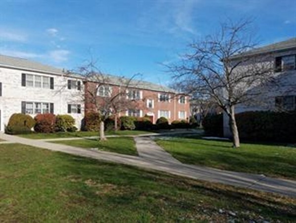 182 Lake Shore Rd