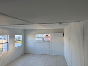 354 Oleander Dr in Tavernier, FL - Foto de edificio - Building Photo