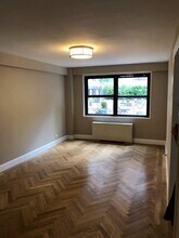315 East 86th St-Unit -1VE in New York, NY - Building Photo - Building Photo
