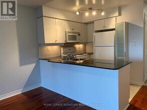 19 Barberry Pl in Toronto, ON - Building Photo - Building Photo