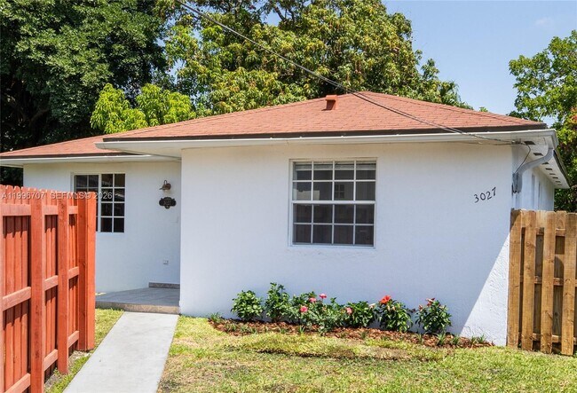 3027 SW 24th St in Miami, FL - Building Photo - Building Photo