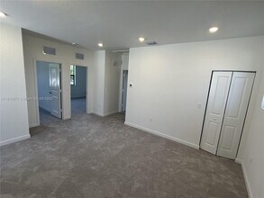 3000 Park Pl in Dania Beach, FL - Building Photo - Building Photo
