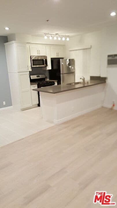 property at 1132 S Oakhurst Dr