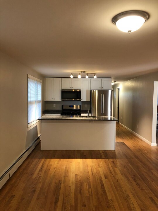 295 Huxley Ave in Providence, RI - Building Photo