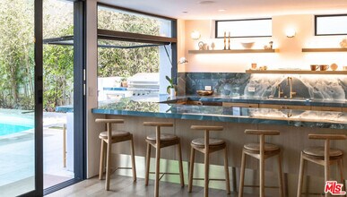 606 N Ardmore Ave in Manhattan Beach, CA - Building Photo - Building Photo