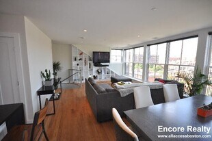 654 Massachusetts Ave, Unit 6 in Boston, MA - Building Photo