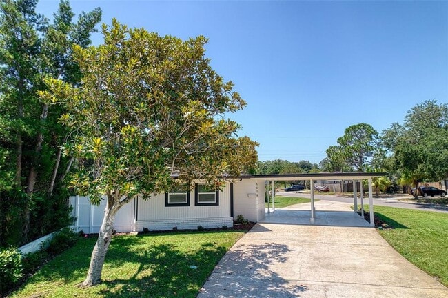 5670 10th Ave N in St. Petersburg, FL - Building Photo - Building Photo