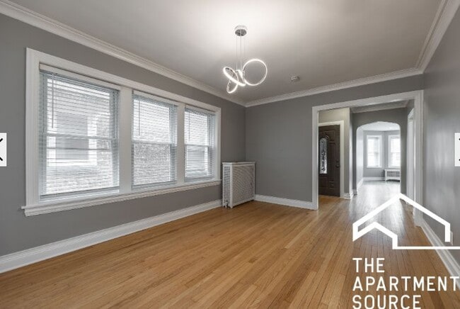 property at 5921 N Artesian Ave