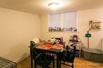 837.5 W Cornelia Ave-Unit -Unit B in Chicago, IL - Building Photo - Building Photo