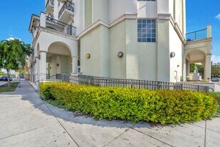 435 SW 12th Ave in Miami, FL - Building Photo