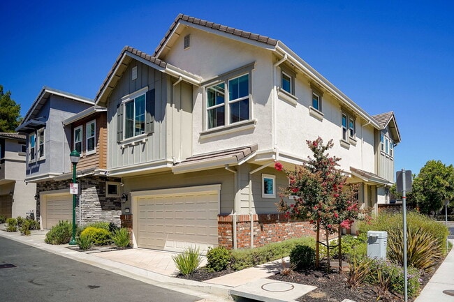 3893 Villa Vista Pl in Concord, CA - Building Photo - Building Photo