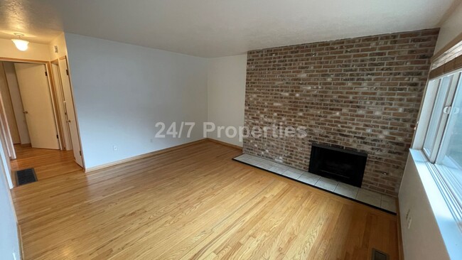 2167 SW Jefferson St in Portland, OR - Building Photo - Building Photo