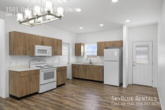 1501 Unity Dr in Mercedes, TX - Building Photo - Building Photo