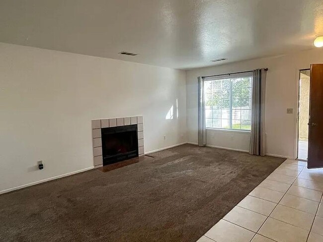 30891 Commercial Rd in Visalia, CA - Building Photo - Building Photo
