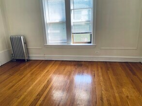 708 Seward St, Unit 2N in Evanston, IL - Foto de edificio - Building Photo