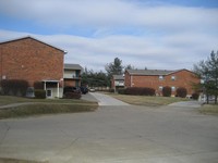 Brandy Chase Apartments in Radcliff, KY - Building Photo - Building Photo