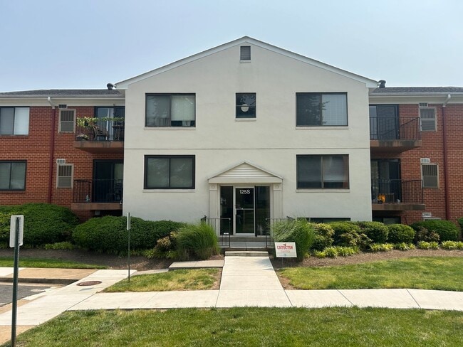 property at 125 Clubhouse Dr SW