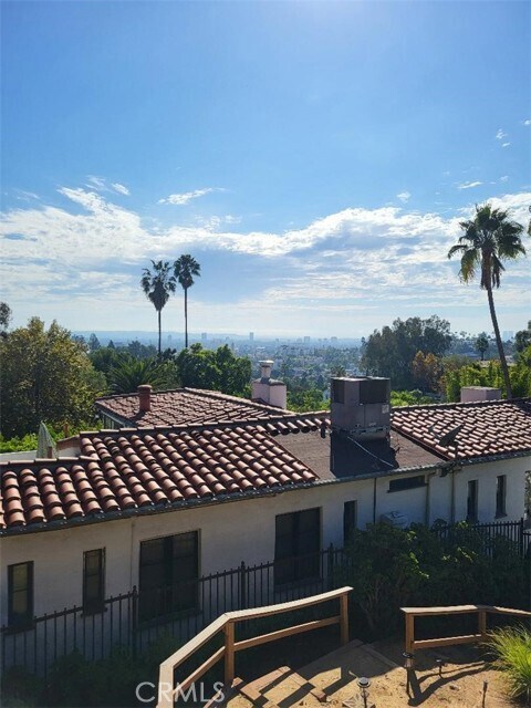 6319 Bryn Mawr Dr in Los Angeles, CA - Building Photo