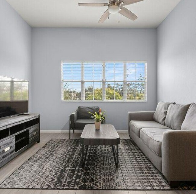 2320 W Azeele St in Tampa, FL - Building Photo - Building Photo