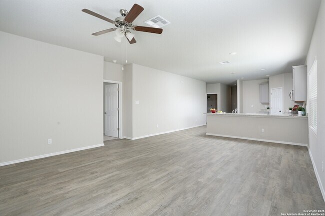 14647 Stirrup Trce, Unit 401 in Elmendorf, TX - Building Photo - Building Photo