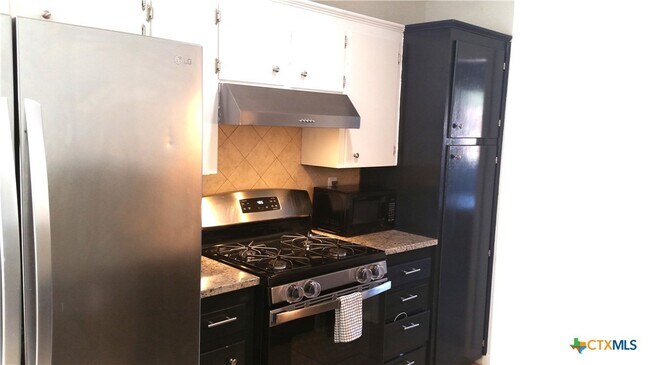 418 Cottonwood Dr in Copperas Cove, TX - Foto de edificio - Building Photo