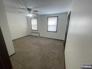 10 Walnut St in Lodi, NJ - Building Photo - Building Photo