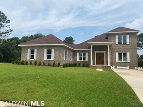 205 S Tee Dr in Fairhope, AL - Foto de edificio - Building Photo