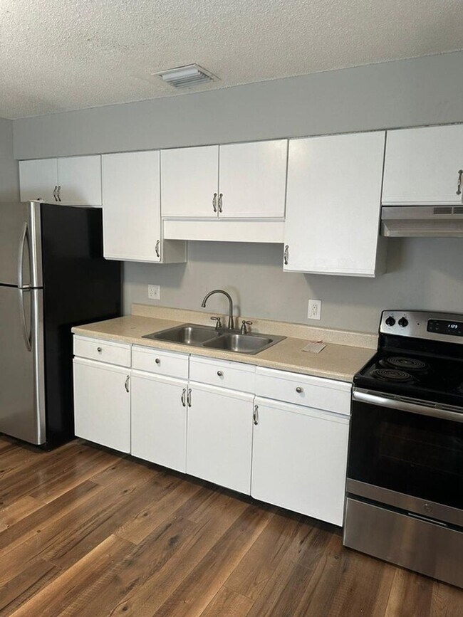 7225 Buffalo Ave in Jacksonville, FL - Building Photo - Building Photo