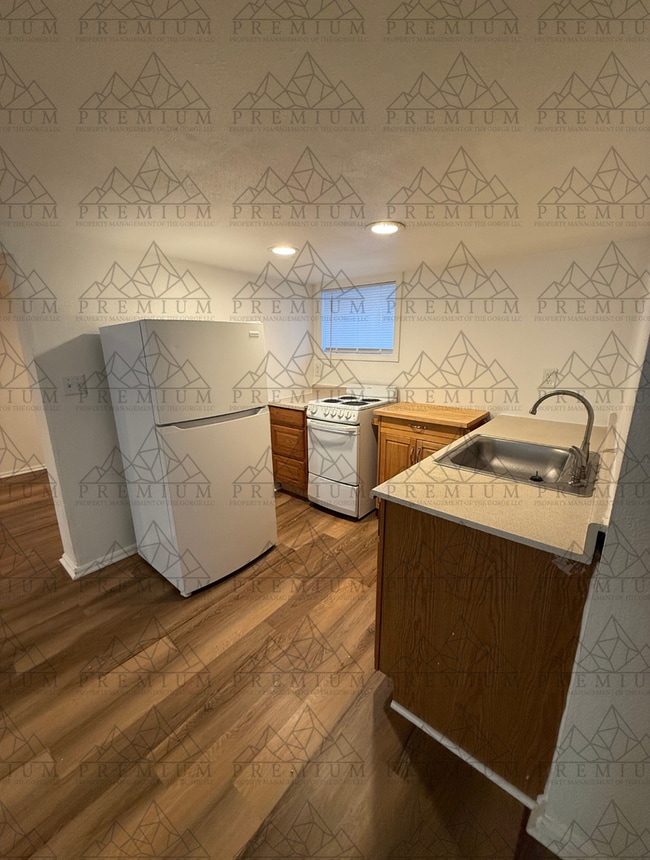 714 Union St in The Dalles, OR - Building Photo - Building Photo