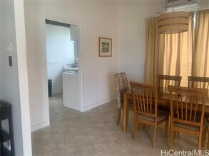 7046 Kalaniana?ole Hwy in Honolulu, HI - Building Photo - Building Photo