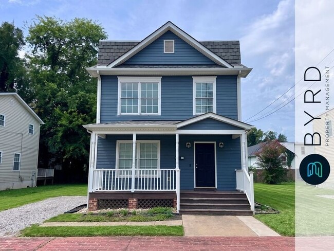 property at 115 E 14th St