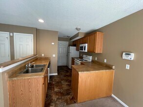 2608 Deerfield Blvd in Junction City, KS - Building Photo - Building Photo