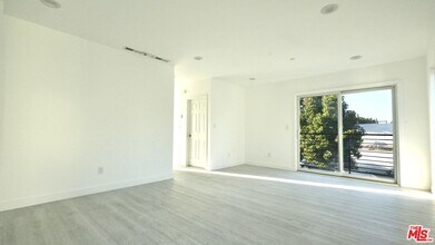 4642 St Elmo Dr in Los Angeles, CA - Building Photo - Building Photo