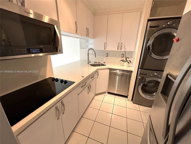 property at 440 E 23rd St